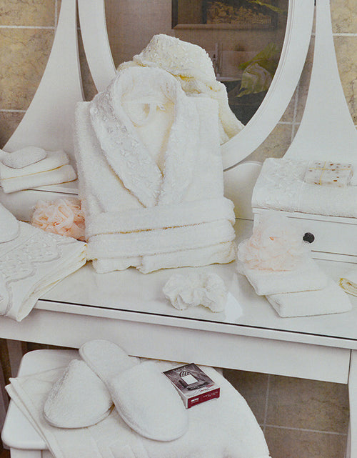 Load image into Gallery viewer, 45 Pcs "SOFIA" Bathrobe Set In Heart Shape Box