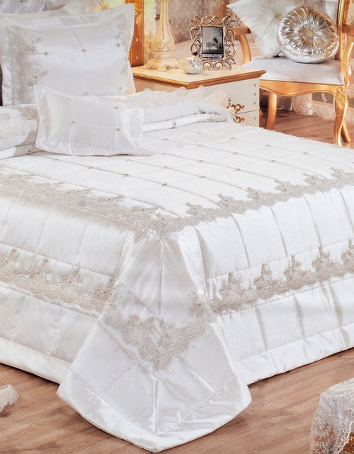 Load image into Gallery viewer, 3 Pcs &quot;NOSTALJI&quot; Bed Cover Set (Hand-Made)
