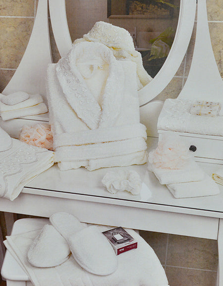 45 Pcs "SOFIA" Bathrobe Set In Heart Shape Box